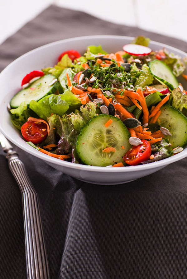 business lunch catering salat